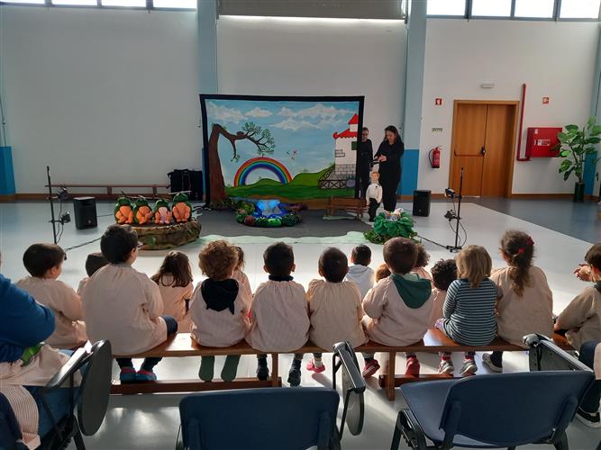 A magia do teatro para aprender e divertir